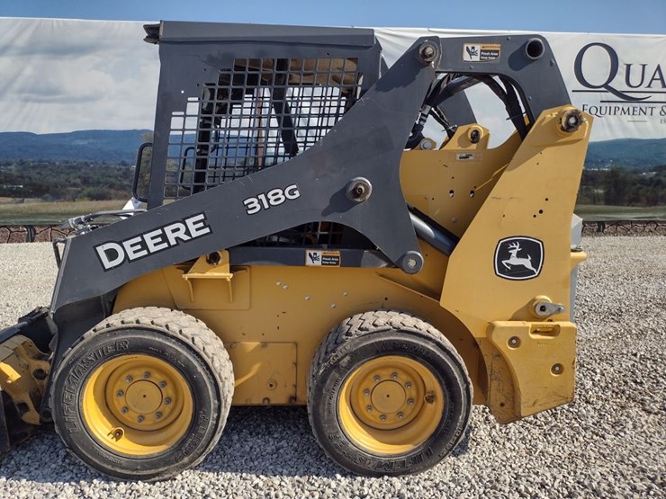 deere-318g-image-12