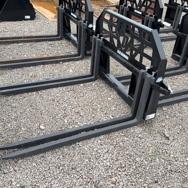 #2069 • BLUE DIAMOND 48" SKID STEER BRICK