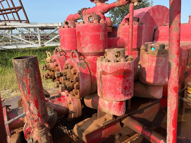 ideco-214-duplex-mud-pump-p/b-caterpillar-d353e-engine,-skidded-image-13