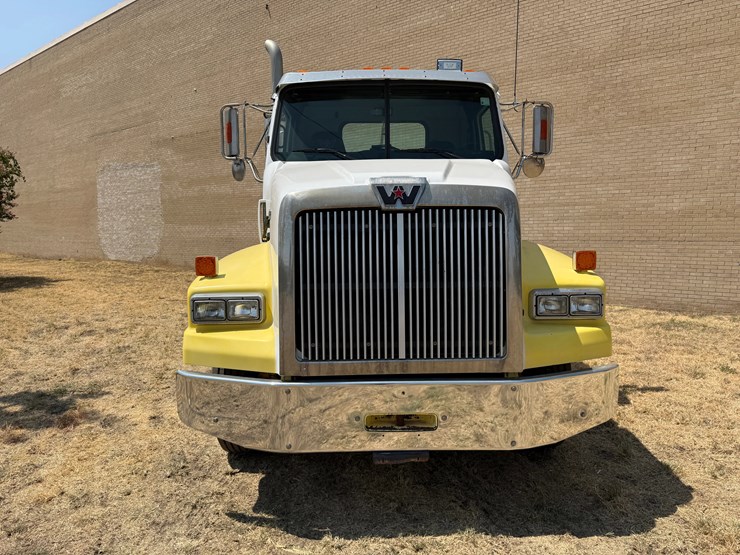 2015-western-star-4900-image-3