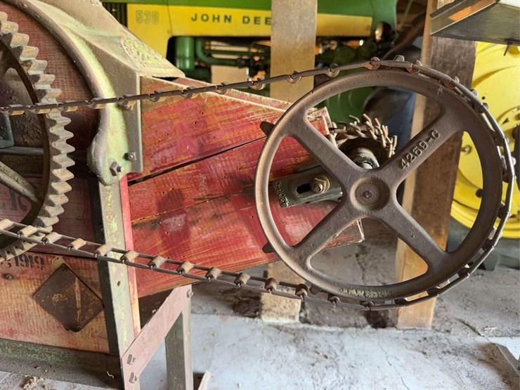 john-deere-no.-2-two-hole-corn-sheller-image-7