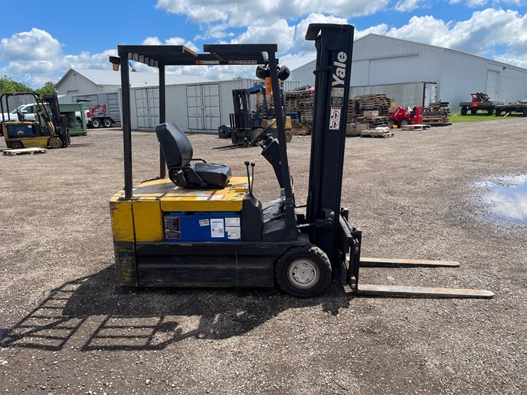 #2407-•-yale-electric-forklift-image-4