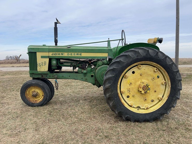 john-deere-520-image-2