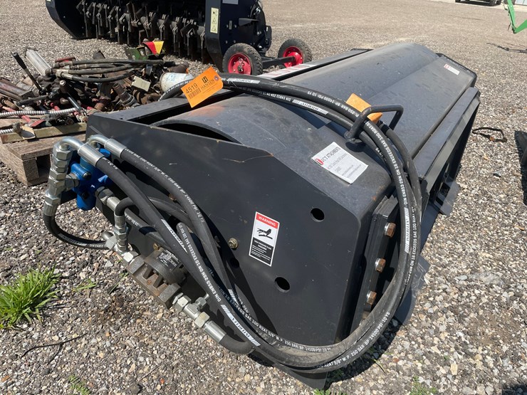 #4519-•-universal-mount-72"-heavy-duty-vibratory-roller-image-6