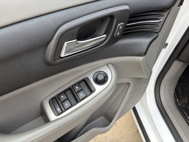 2015-chevrolet-malibu-ls-sedan-image-23