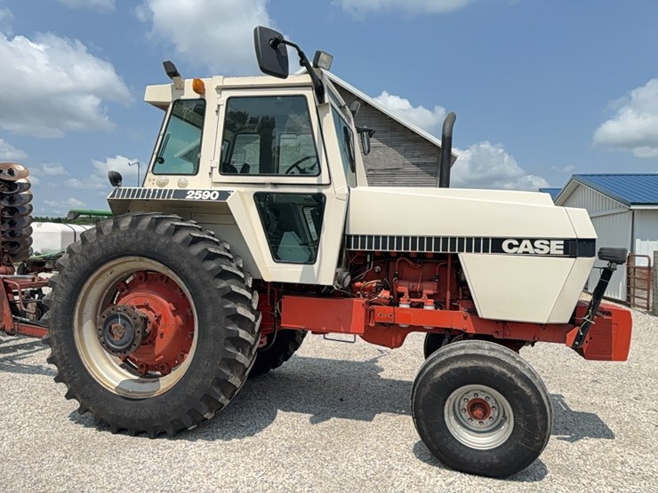 case-2590-tractor-image-6