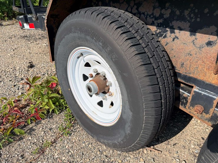 2016-pj-tandem-axle-trailer,-83”-wide,-16’+2’-beavertail,-st235/80r16-tires,-8-bolt-hubs,-5’x16”-ram-image-24