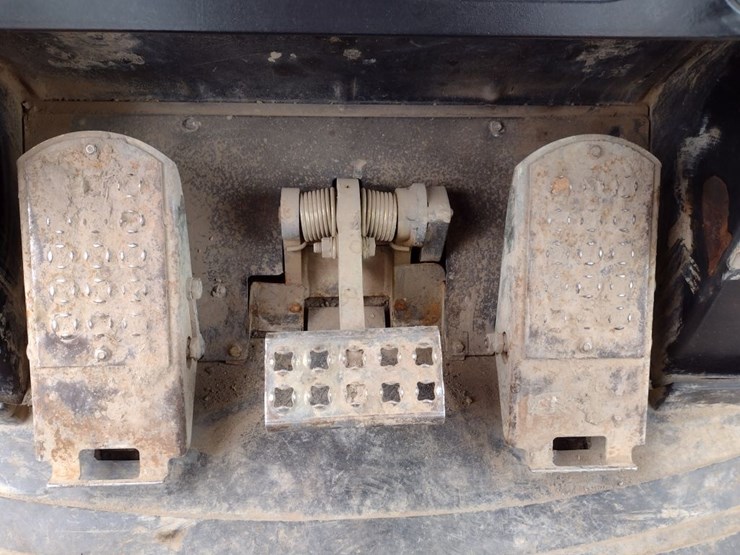 2019-caterpillar-963c-image-8