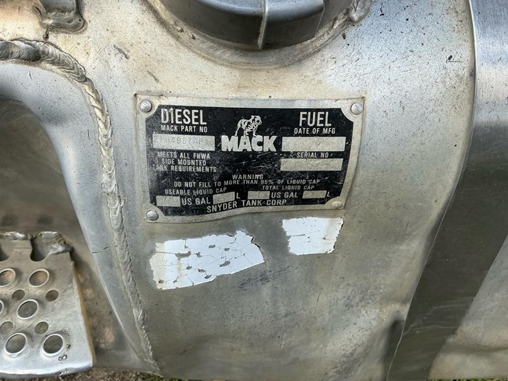 1994-mack-rd688s-image-29