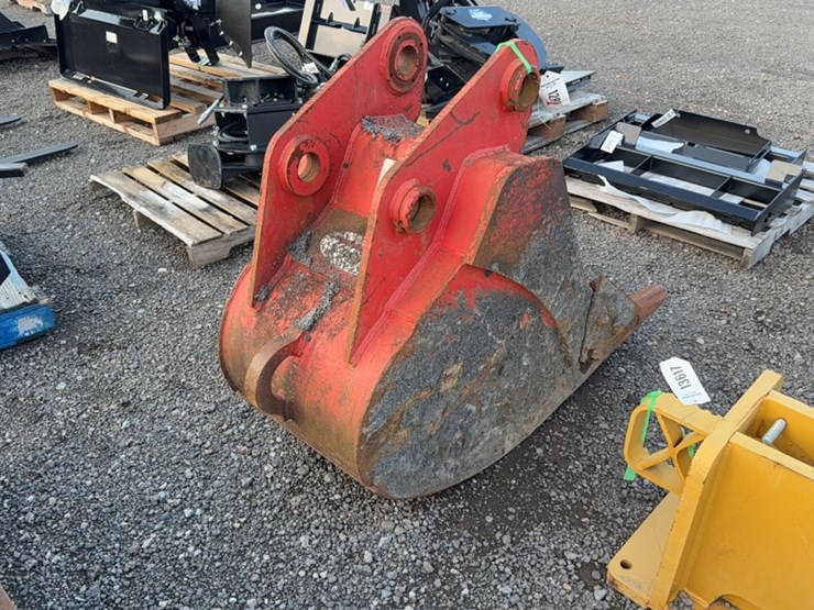 #2013-•-esco-24"-excavator-bucket-image-3