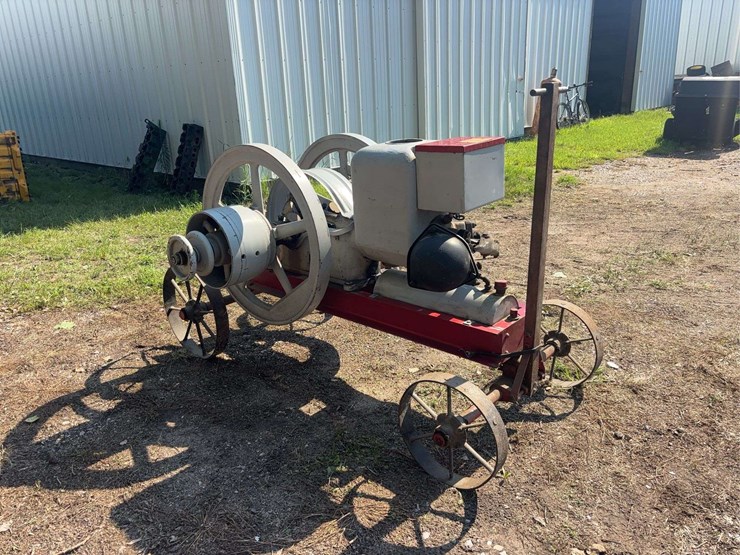 monitor-5-horse-hit-and-miss-engine-with-cart-image-3