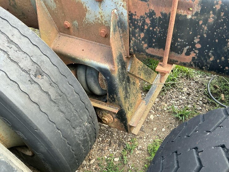 1994-mack-rd688s-image-54
