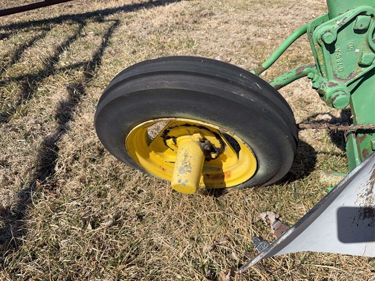 john-deere-pull-type-two-bottom-plow-image-19