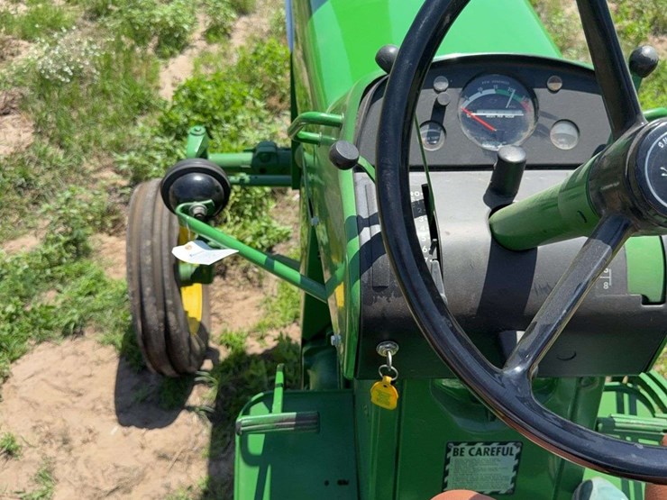 john-deere-3020-image-50