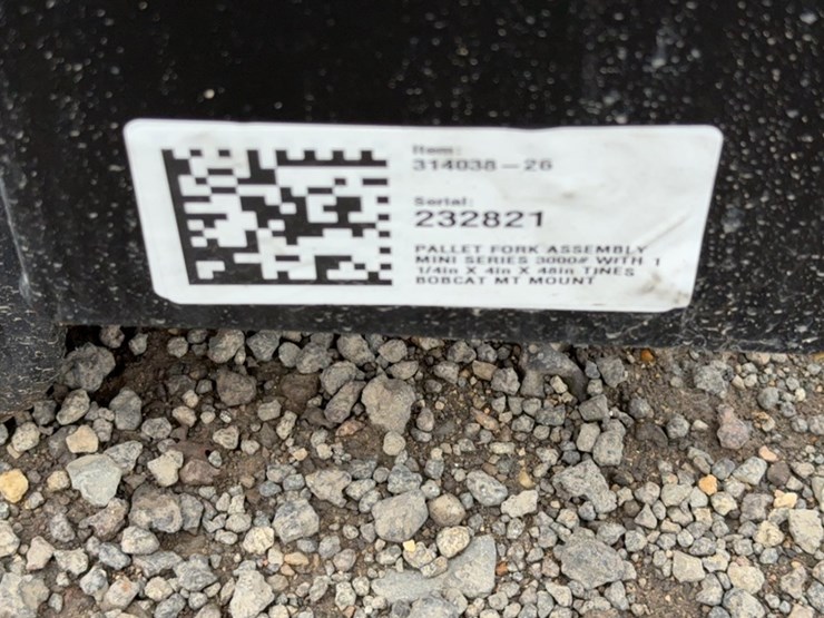 #2072-•-blue-diamond-48"-mini-skid-steer-pallet-forks-image-3