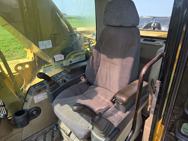 2002-caterpillar-330cl-image-65
