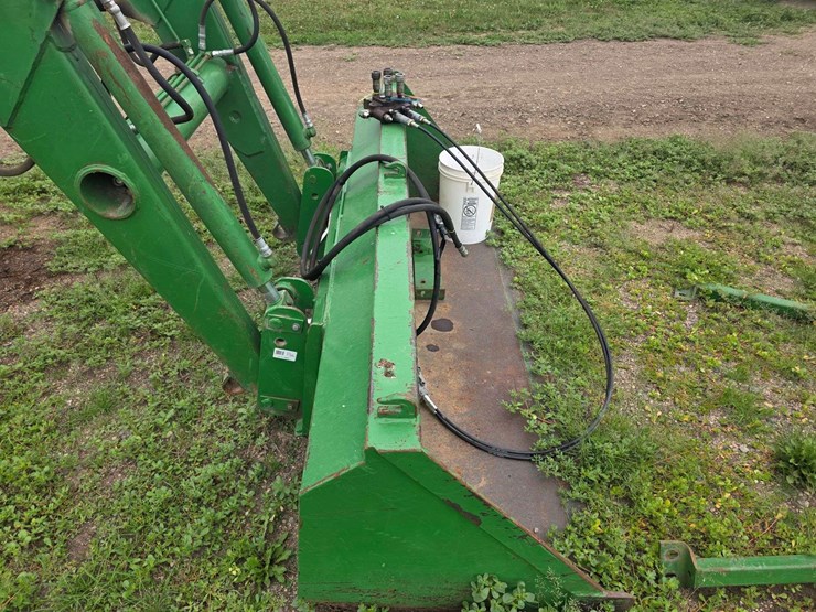 john-deere-148-image-14