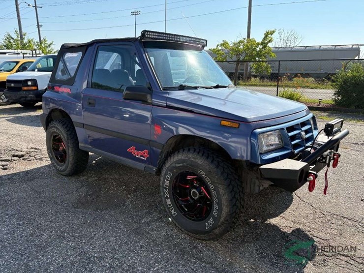 1998-chevrolet-tracker-image-5