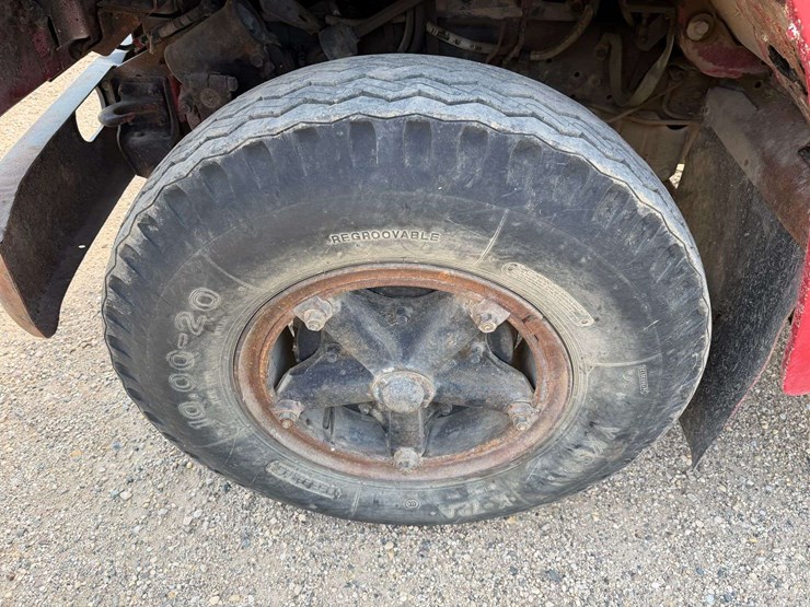 1979-ihc-1700-single-axle-grain-truck,-15’-steel-box-with-622-schwarts-hoist,-steel-floor,-136k-mile-image-12