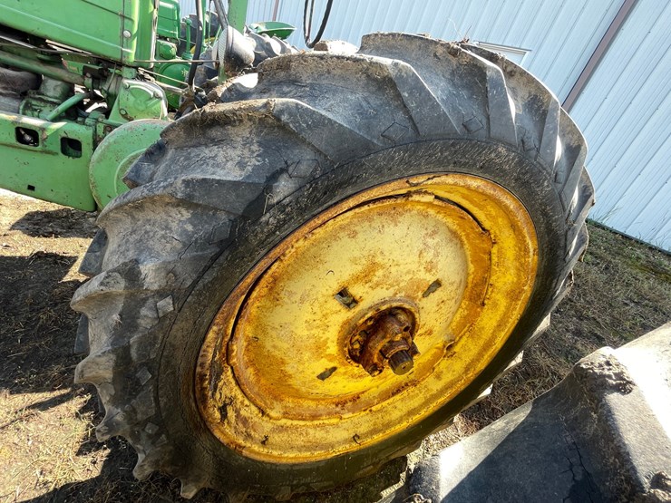 john-deere-b-image-9