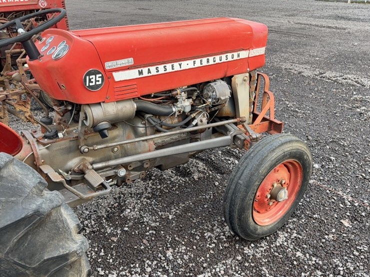 massey-ferguson-135-image-6
