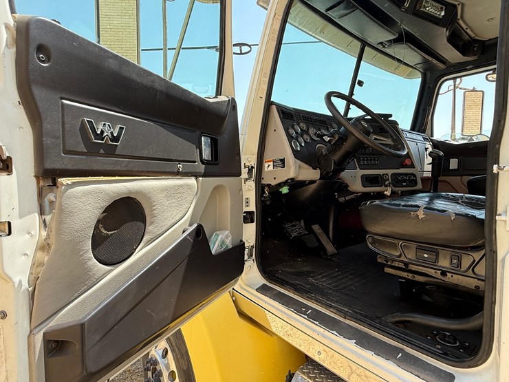2015-western-star-4900-image-14