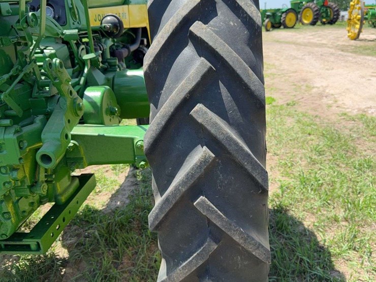 john-deere-530-image-22