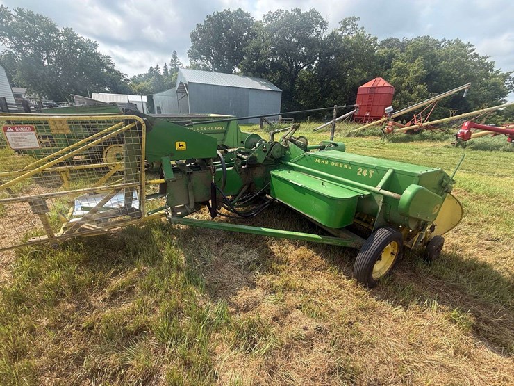 john-deere-24t-image-3