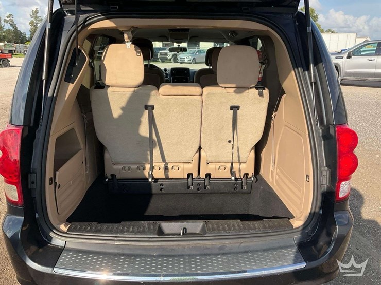 2014-dodge-grand-caravan-image-19