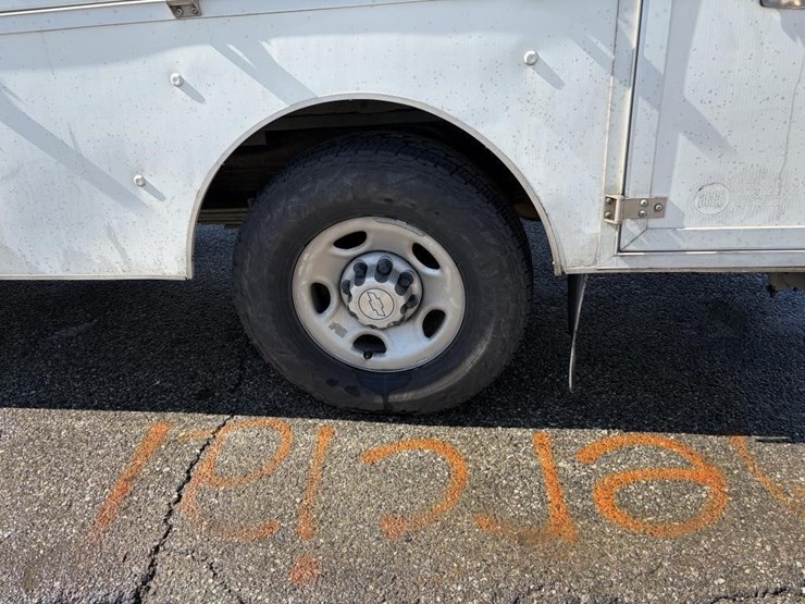 2019-chevrolet-express-g3500-image-8