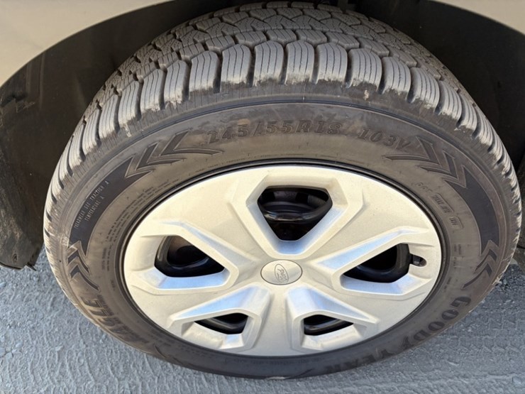 2017-ford-explorer-image-15