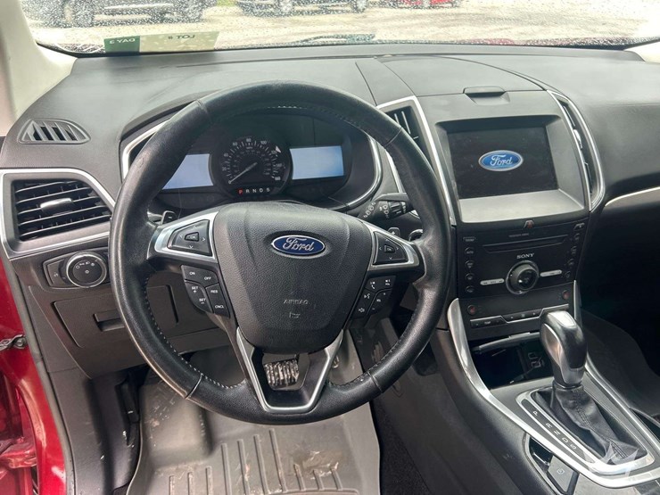 2016-ford-edge-image-10