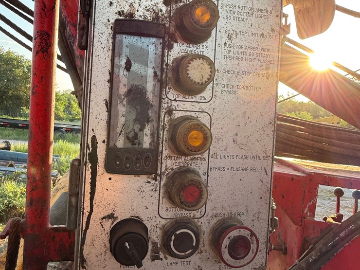 1979-franks-explorer-iii-1287/160-dtd-ht-96’-215k-4-axle-well-service-workover-rig-image-14