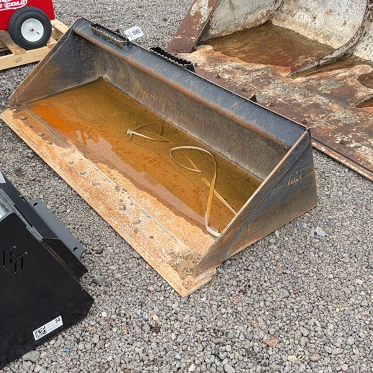 #2058 • CAT 72" SKID STEER SMOOTH BUCKET
