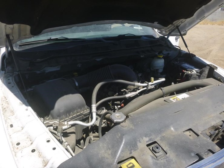 2016-dodge-1500-image-17
