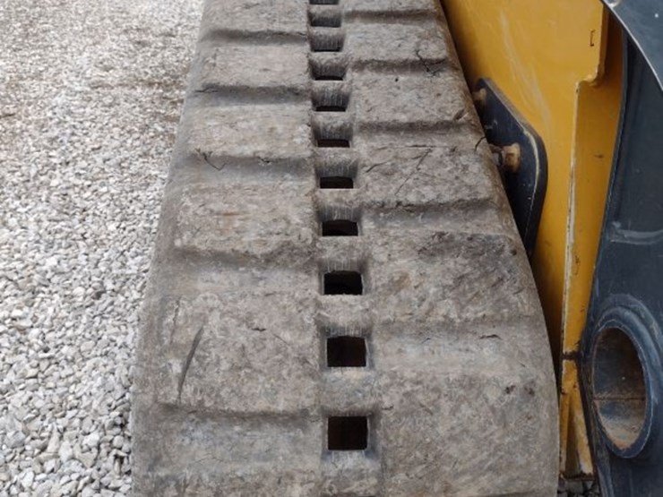 deere-331g-image-28