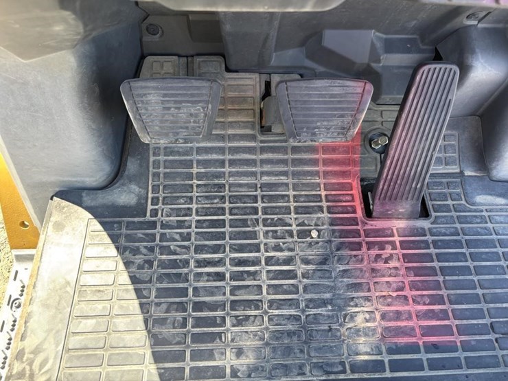 2019-caterpillar-2c6000-image-26