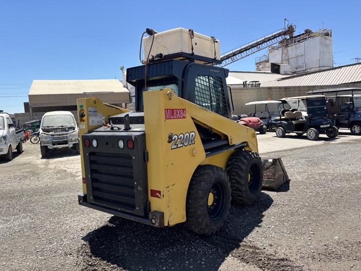2018-yanmar-s220r-image-3