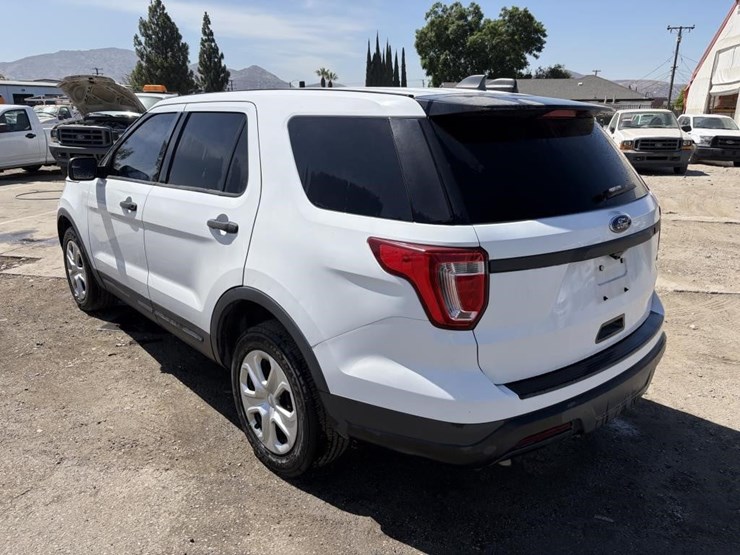 2018-ford-explorer-image-4
