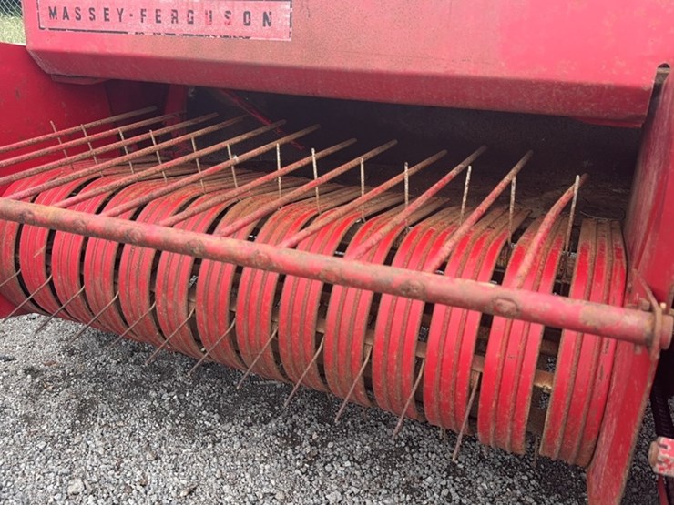 massey-ferguson-12-image-2