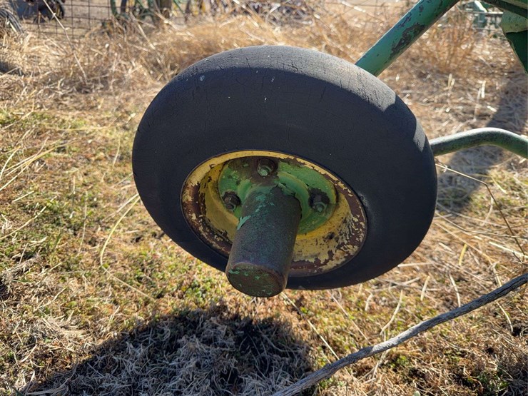 john-deere-three-point-four-bottom-plow-image-20