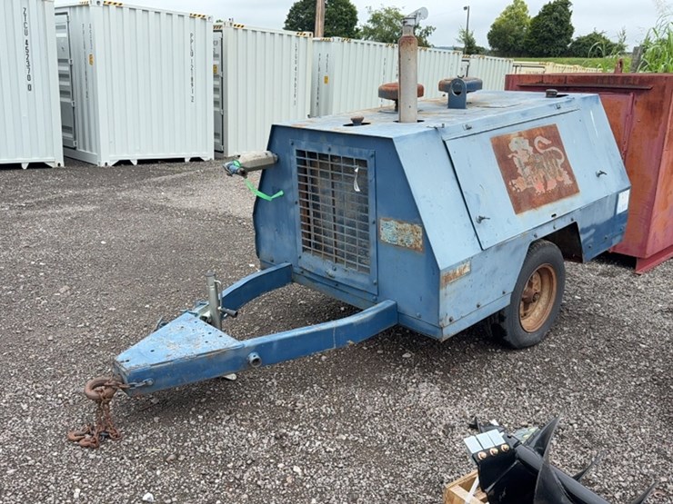 john-deere-330-image-1