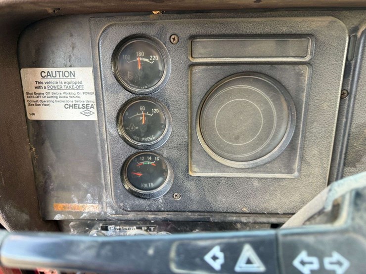 1979-ihc-1700-single-axle-grain-truck,-15’-steel-box-with-622-schwarts-hoist,-steel-floor,-136k-mile-image-18