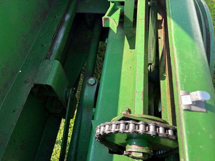 john-deere-336-image-35