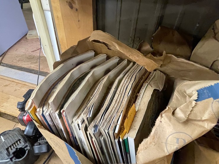 #7122-•-contents-of-cabinets-image-7