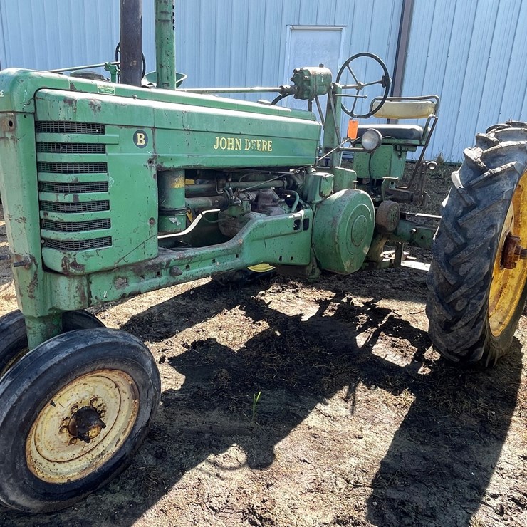 JOHN DEERE B
