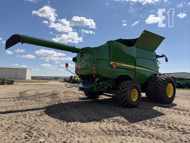 2020-john-deere-s790-image-5
