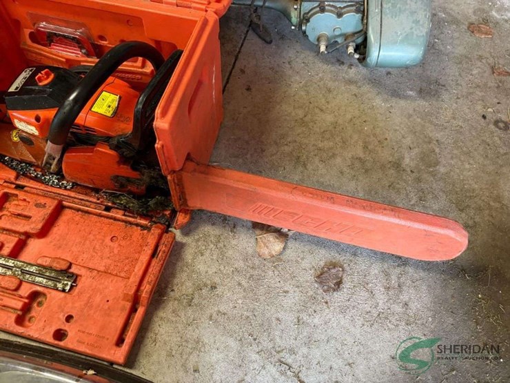 echo-cs-400-chainsaw-with-case-and-extra-chains-image-3