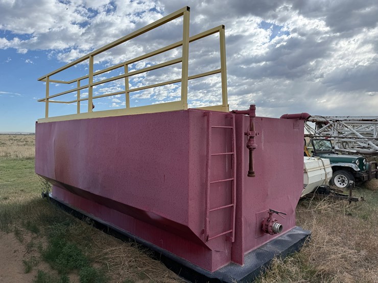 17.6’l-x-9.6’w-x-6’h-2-comp-reverse-pit-tank-w/-catwalk,-handrails,-&-gas-buster-image-2