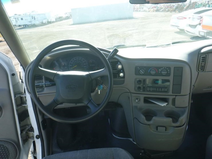 2001-chevrolet-astro-image-8